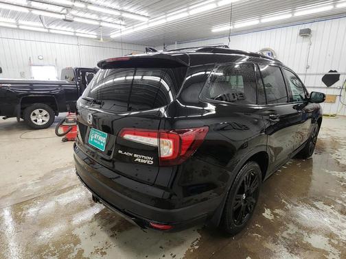 2021 Honda Pilot AWD Black Edition