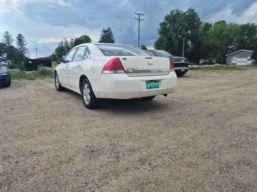 White 2006 Chevrolet Impala LT