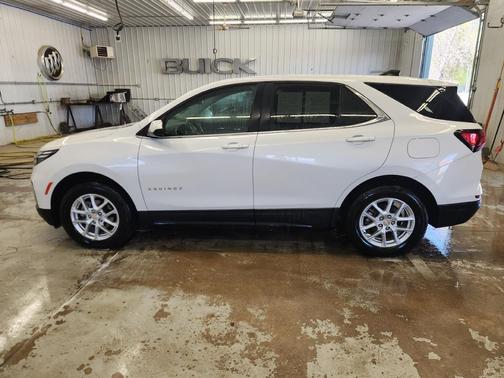 Iridescent Pearl Tricoat 2024 Chevrolet Equinox 1LT