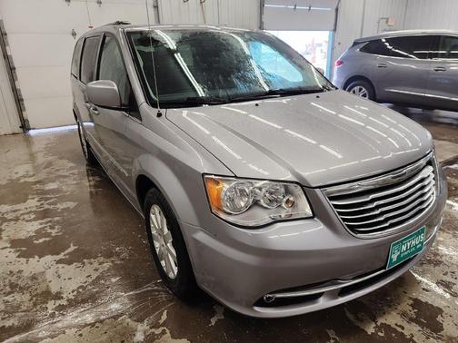 Billet Silver Metallic Clearcoat 2016 Chrysler Town & Country Touring