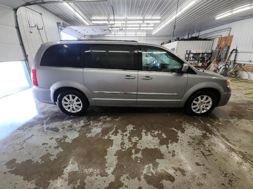 Billet Silver Metallic Clearcoat 2016 Chrysler Town & Country Touring