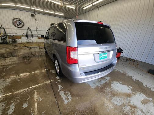 Billet Silver Metallic Clearcoat 2016 Chrysler Town & Country Touring