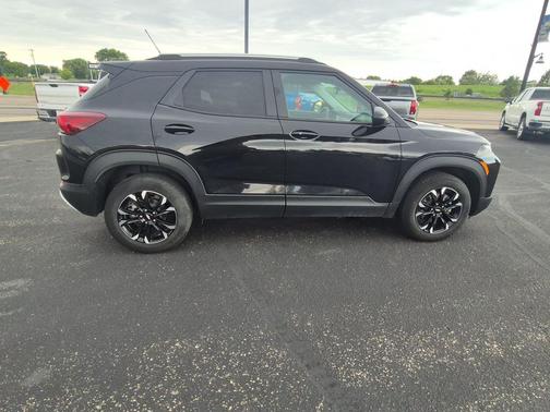 Mosaic Black Metallic 2023 Chevrolet Trailblazer LT