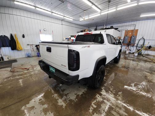Summit White 2022 Chevrolet Colorado ZR2