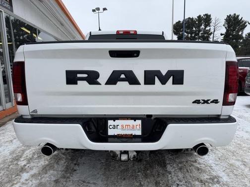 2018 RAM 1500 Night Crew Cab 4x4 5'7' Box