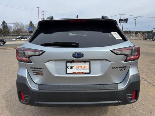 Ice Silver Metallic 2021 Subaru Outback Onyx Edition XT