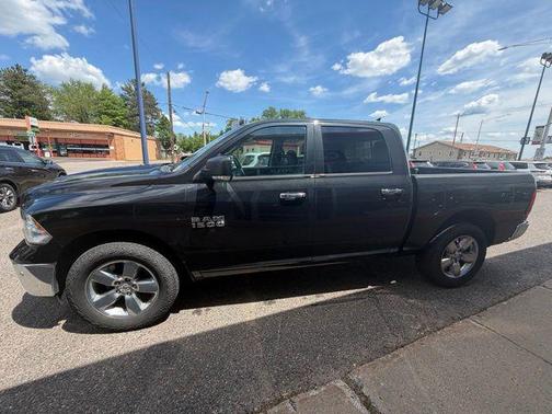 Brilliant Black Crystal Pearlcoat 2016 RAM 1500 Big Horn