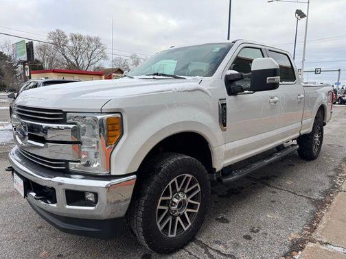 Oxford White 2017 Ford F-250 Lariat