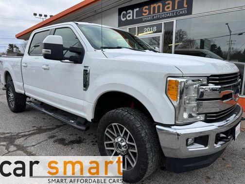 Oxford White 2017 Ford F-250 Lariat