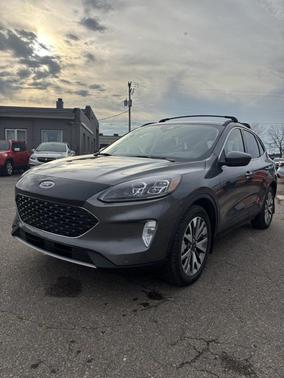 2022 Ford Escape Titanium