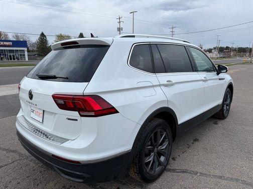 White 2022 Volkswagen Tiguan 2.0T SE 4MOTION