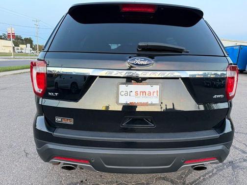 Shadow Black 2018 Ford Explorer XLT