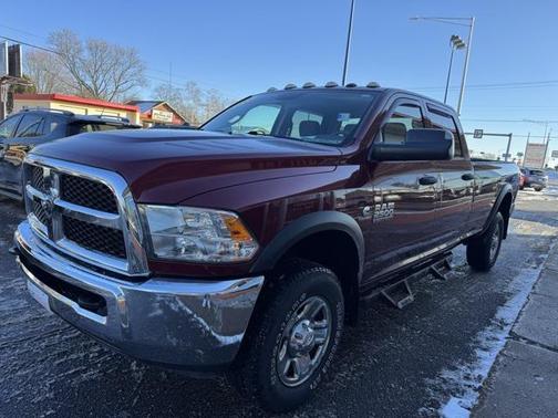2017 RAM 2500 Tradesman Crew Cab 4x4 8' Box