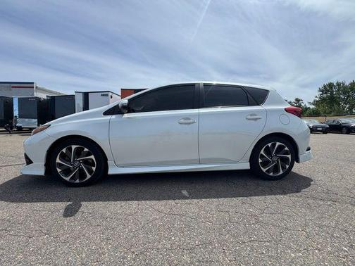 Blizzard Pearl 2017 Toyota Corolla iM Base
