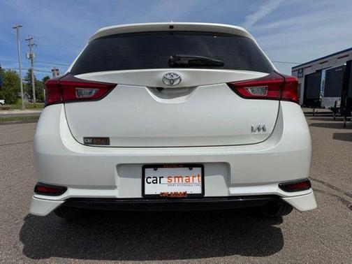 Blizzard Pearl 2017 Toyota Corolla iM Base