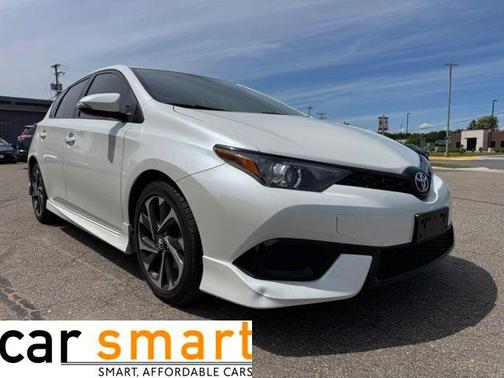 Blizzard Pearl 2017 Toyota Corolla iM Base