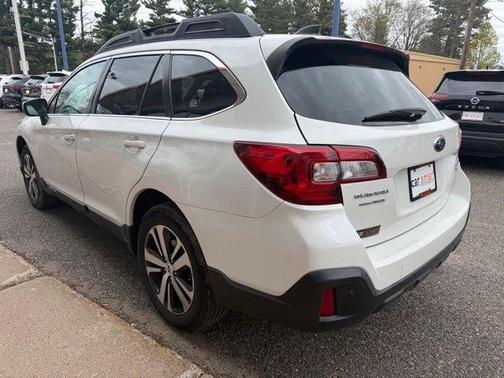 Crystal White Pearl 2019 Subaru Outback 3.6R Limited
