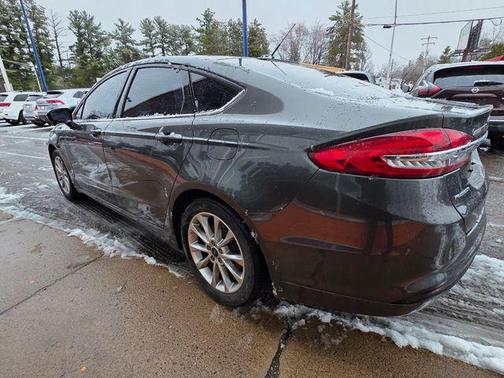 Magnetic 2017 Ford Fusion SE