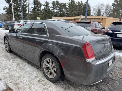 2016 Chrysler 300 Limited