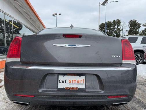 2016 Chrysler 300 Limited