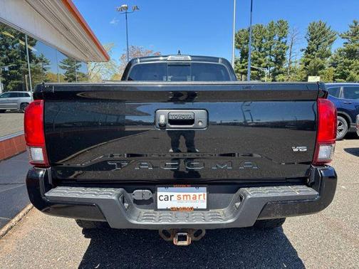 Midnight Black Metallic 2019 Toyota Tacoma SR5