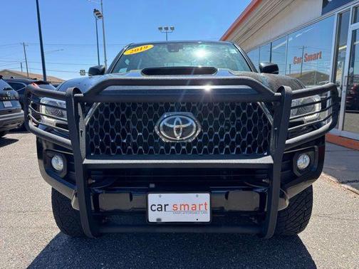 Midnight Black Metallic 2019 Toyota Tacoma SR5
