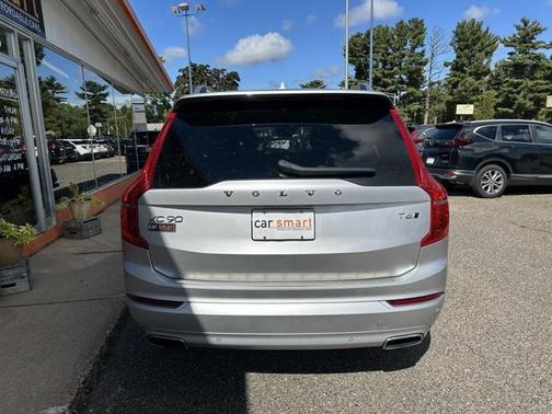 2016 Volvo XC90 T6 Momentum