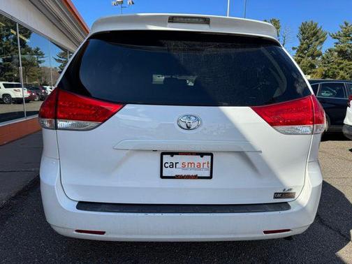 2012 Toyota Sienna LE