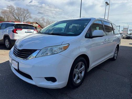2012 Toyota Sienna LE