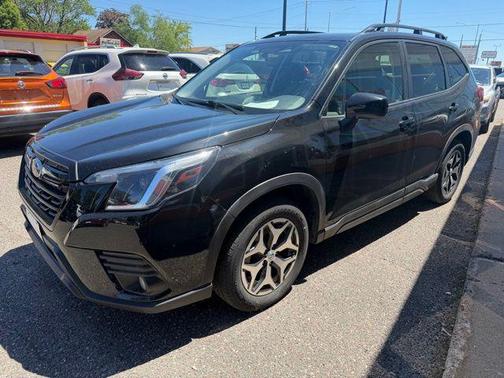 Crystal Black Silica 2022 Subaru Forester Premium