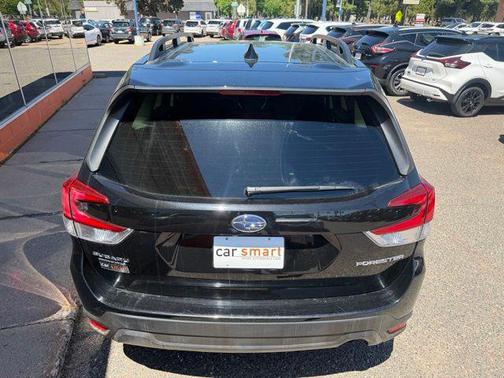 Crystal Black Silica 2022 Subaru Forester Premium
