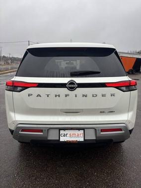 2022 Nissan Pathfinder SL 4WD