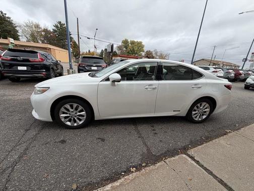 2013 Lexus ES 300h Base