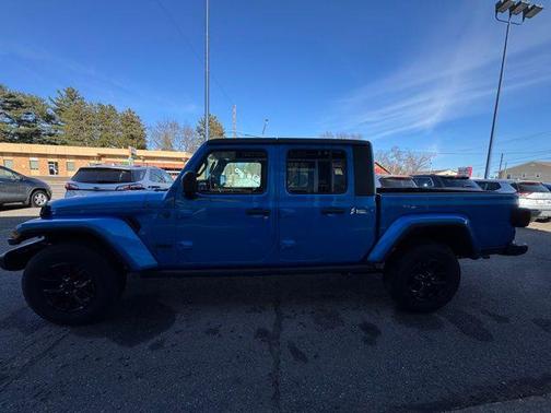 Hydro Blue Pearlcoat 2022 Jeep Gladiator Altitude 4x4