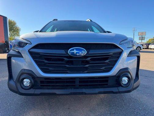 Ice Silver Metallic 2023 Subaru Outback Base