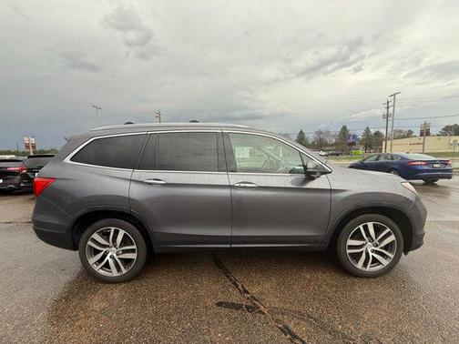 Modern Steel Metallic 2017 Honda Pilot Touring