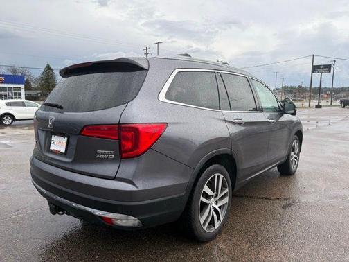 Modern Steel Metallic 2017 Honda Pilot Touring