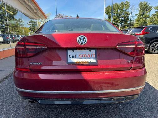 Fortana Red Metallic 2018 Volkswagen Passat 2.0T R-Line