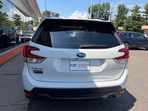 Crystal White Pearl 2023 Subaru Forester Premium