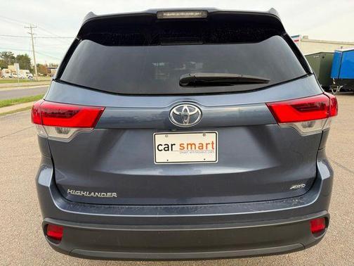 Shoreline Mist 2017 Toyota Highlander LE