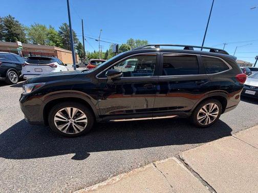Crystal Black Silica 2022 Subaru Ascent Limited 7-Passenger