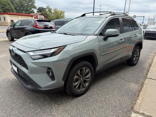 2022 Toyota RAV4 Hybrid XLE Premium