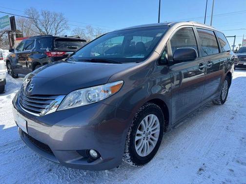 2016 Toyota Sienna XLE
