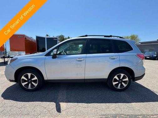 Ice Silver Metallic 2017 Subaru Forester 2.5i Premium