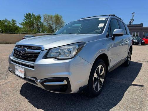 Ice Silver Metallic 2017 Subaru Forester 2.5i Premium