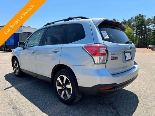 Ice Silver Metallic 2017 Subaru Forester 2.5i Premium