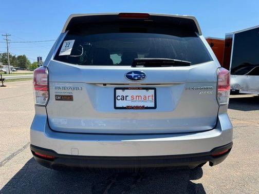 Ice Silver Metallic 2017 Subaru Forester 2.5i Premium