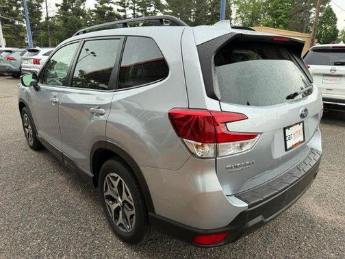 Ice Silver Metallic 2023 Subaru Forester Premium