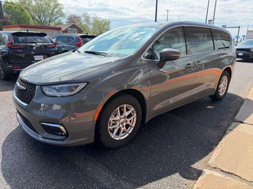 Ceramic Gray Clearcoat 2023 Chrysler Pacifica Touring L