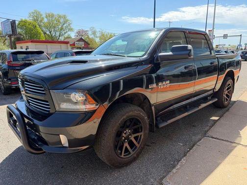 Brilliant Black Crystal Pearl 2017 RAM 1500 Sport